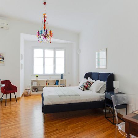 The Best Rent - Spacious And Renovated Multi-Room Apartment In The Missori Area Milánó Kültér fotó