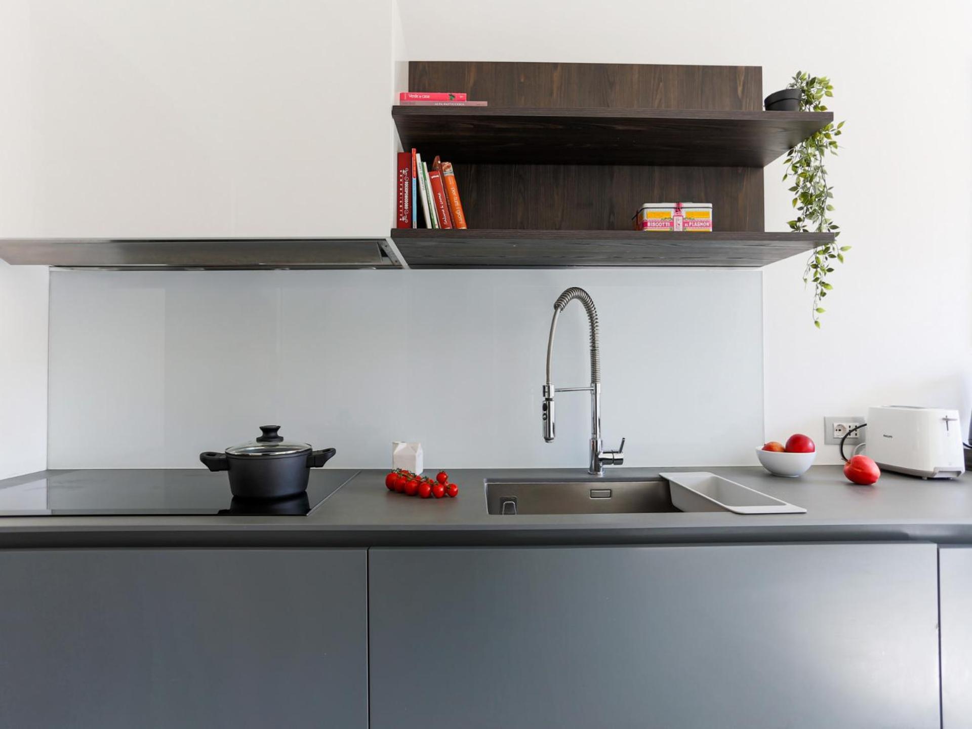 The Best Rent - Spacious And Renovated Multi-Room Apartment In The Missori Area Milánó Kültér fotó